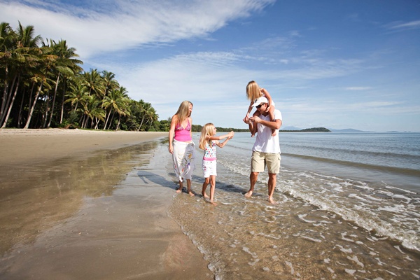 Four Mile Beach family holiday